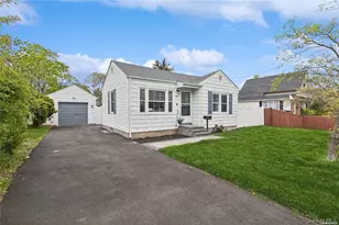 72 Conklin Ave, Patchogue, NY 11772 - Photo 2