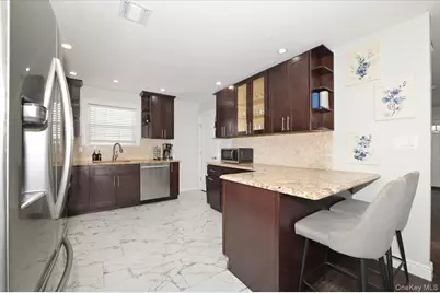 556 Park Avenue, West Hempstead, NY 11552 - Photo 10