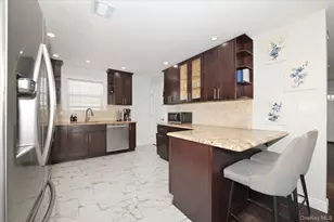 556 Park Ave, West Hempstead, NY 11552 - Photo 10