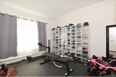 556 Park Avenue, West Hempstead, NY 11552 - Photo 18