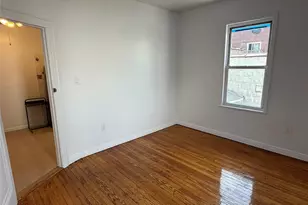 25-12 14th Pl, Long Island City, NY 11102 - Photo 4