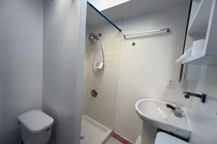 25-12 14th Pl, Long Island City, NY 11102 - Photo 6