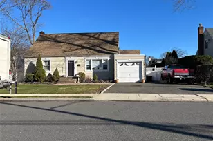 95 Clark Ave, Massapequa, NY 11758 - Photo 2