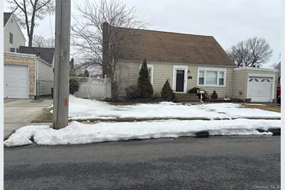 95 Clark Avenue, Massapequa, NY 11758 - Photo 2