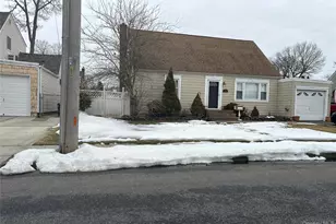 95 Clark Ave, Massapequa, NY 11758 - Photo 2