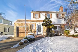 31 Alden Ct, Malverne, NY 11565 - Photo 16