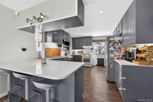 49-54 166th St, Fresh Meadows, NY 11365 - Photo 26