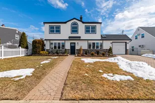 89 Ridge Ln, Levittown, NY 11756 - Photo 2