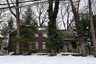 89 Linmouth Rd, Malverne, NY 11565 - Photo 2