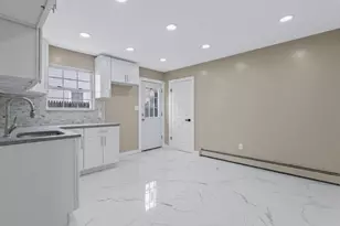 401 Dover St, Westbury, NY 11590 - Photo 24