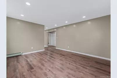 401 Dover Street, Westbury, NY 11590 - Photo 22