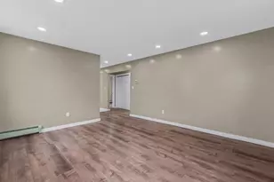 401 Dover St, Westbury, NY 11590 - Photo 22