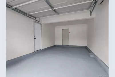 401 Dover Street, Westbury, NY 11590 - Photo 30