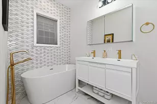 97 Wisconsin St, Long Beach, NY 11561 - Photo 16