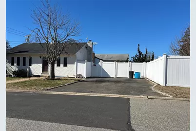 30 Jenkins Avenue, North Babylon, NY 11703 - Photo 4