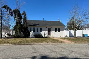 30 Jenkins Ave, North Babylon, NY 11703 - Photo 2