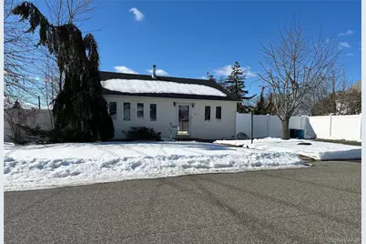 30 Jenkins Avenue, North Babylon, NY 11703 - Photo 2
