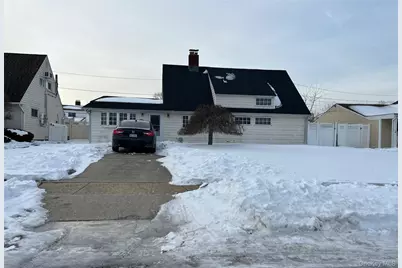 12 Wisteria Lane, Wantagh, NY 11793 - Photo 2