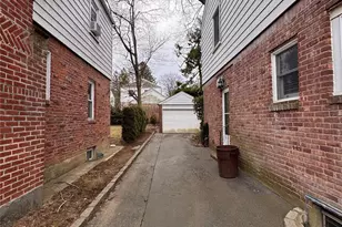 25428 Walden Ave, Great Neck, NY 11020 - Photo 12