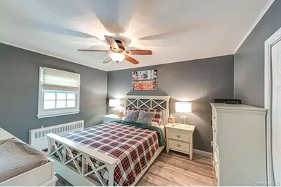 4 Hollyberry Road, Plainview, NY 11803 - Photo 10