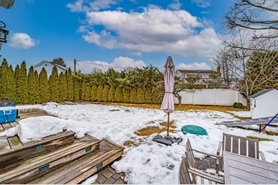 4 Hollyberry Road, Plainview, NY 11803 - Photo 18