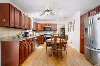68 Washington Avenue, Patchogue, NY 11772 - Photo 6