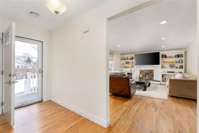 68 Washington Avenue, Patchogue, NY 11772 - Photo 4