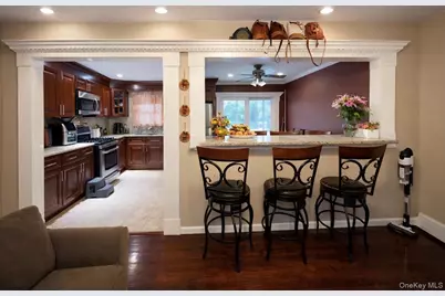 46 Anna Road, Bay Shore, NY 11706 - Photo 6