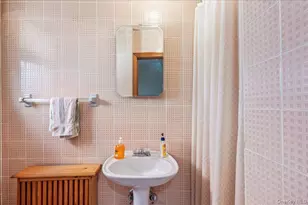 14-27 145th Pl, Whitestone, NY 11357 - Photo 12