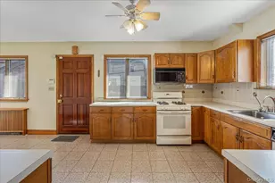 14-27 145th Pl, Whitestone, NY 11357 - Photo 8