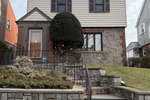 14-27 145th Pl, Whitestone, NY 11357 - Photo 1