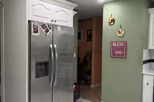 2 Cherry St, Central Islip, NY 11722 - Photo 4