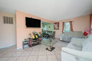 2 Cherry St, Central Islip, NY 11722 - Photo 6
