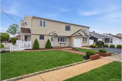 450 Ocean Avenue, Massapequa Park, NY 11762 - Photo 2