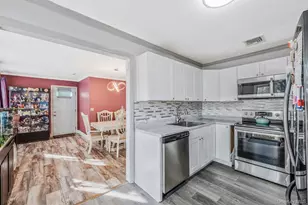 32 Pinetree Dr, Shirley, NY 11967 - Photo 8