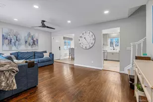 10 Peachtree Ln, Huntington Station, NY 11746 - Photo 6
