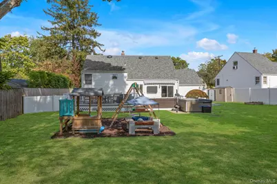 10 Peachtree Lane, Huntington Station, NY 11746 - Photo 22