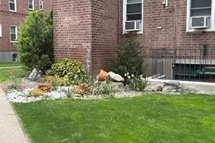 24 Mulford Pl, Hempstead, NY 11550 - Photo 8