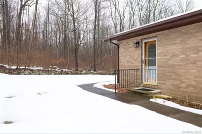 21 Lounsbury Drive, Baldwin Place, NY 10505 - Photo 8