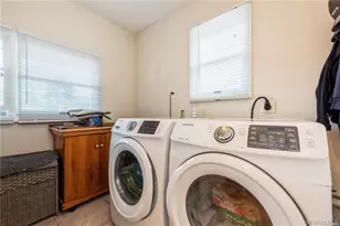 36 Robin Ln, Levittown, NY 11756 - Photo 22