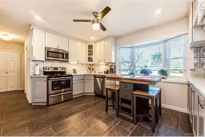 36 Robin Lane, Levittown, NY 11756 - Photo 4