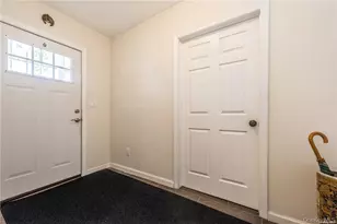 36 Robin Ln, Levittown, NY 11756 - Photo 18