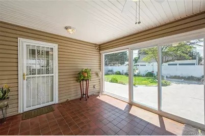 36 Robin Lane, Levittown, NY 11756 - Photo 20