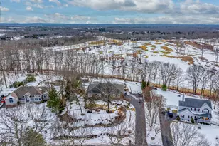 177 Great Rock Dr, Wading River, NY 11792 - Photo 18