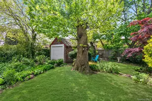 70 Lyon Pl, Lynbrook, NY 11563 - Photo 18