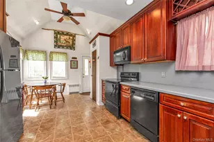 70 Lyon Pl, Lynbrook, NY 11563 - Photo 8