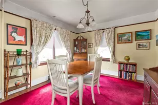 70 Lyon Pl, Lynbrook, NY 11563 - Photo 6