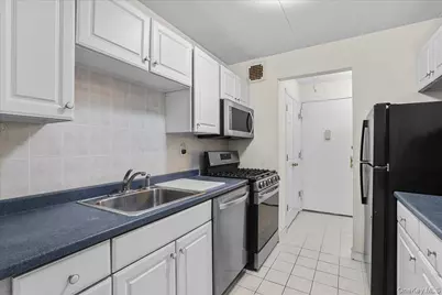 200 Diplomat Drive #3M, Mount Kisco, NY 10549 - Photo 6