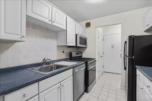 200 Diplomat Dr, Mount Kisco, NY 10549 - Photo 6