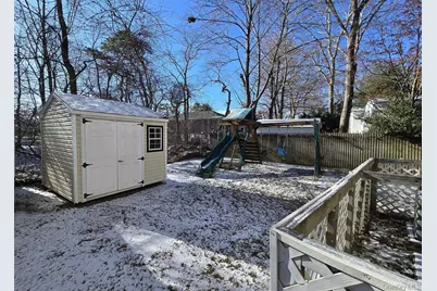 100 Lake Promenade, Ronkonkoma, NY 11779 - Photo 16